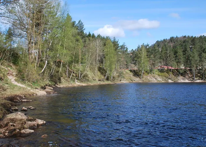 Mandalselva Laksehytter * Marnardal