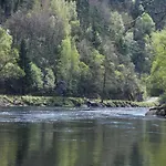 Mandalselva Laksehytter * Marnardal