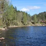 Mandalselva Laksehytter * Marnardal