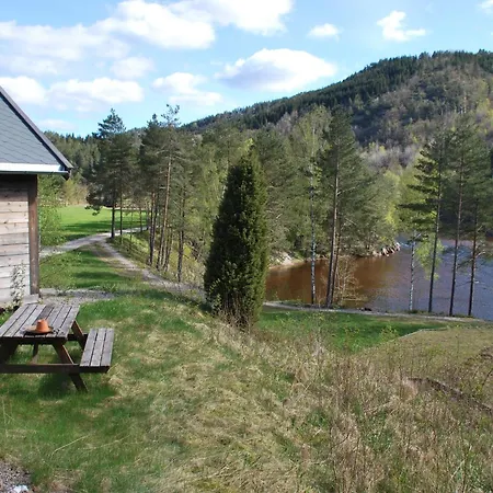 Mandalselva Laksehytter Lodge *