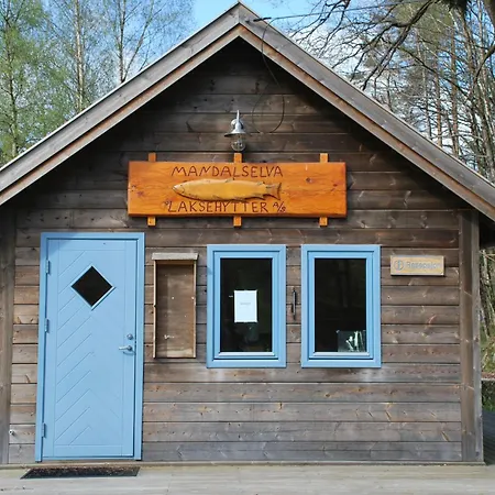 Mandalselva Laksehytter Lodge