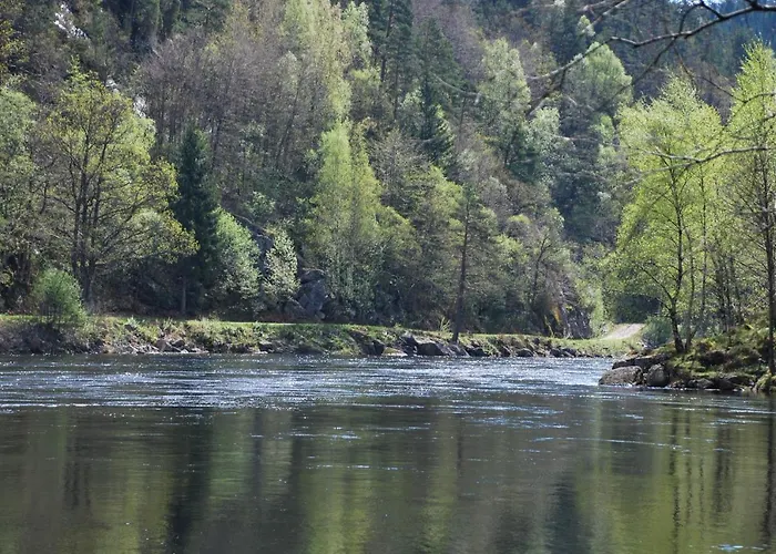 Mandalselva Laksehytter * Marnardal